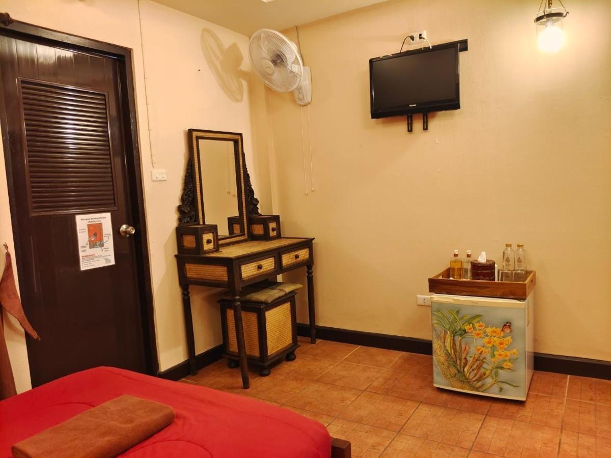 Wualai Boutique By Lanna Oriental Hotel Chiang Mai Bagian luar foto